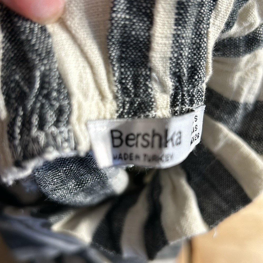 Bershka Shorts - Picture 3 of 4